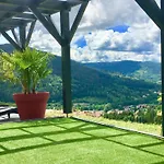 La Clairiere Aux Cerfs *